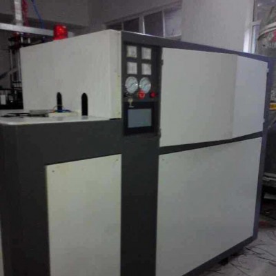 黃巖燊格塑料機械 眼藥水瓶全自動吹瓶機 藥瓶生產(chǎn)設(shè)備手插式吹