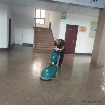 專業滾塑加工廠加工定制大型手推式洗地機塑料水箱外殼