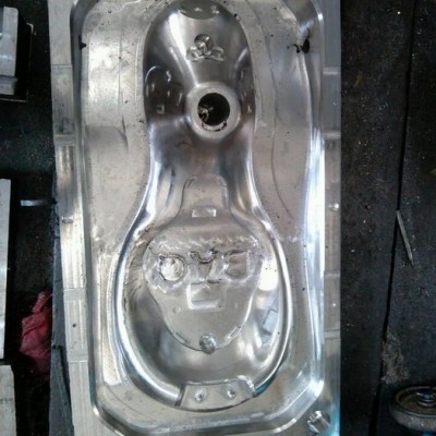 供應制作溜溜車塑料模具